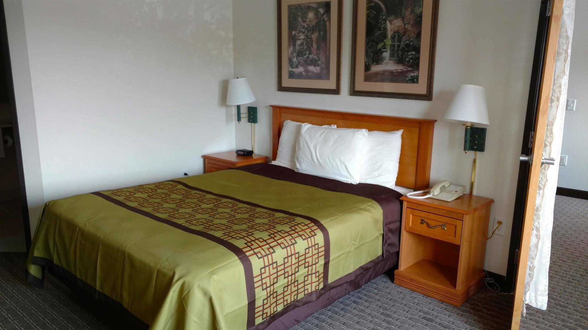 Americas Best Value Inn Annandale Exterior foto